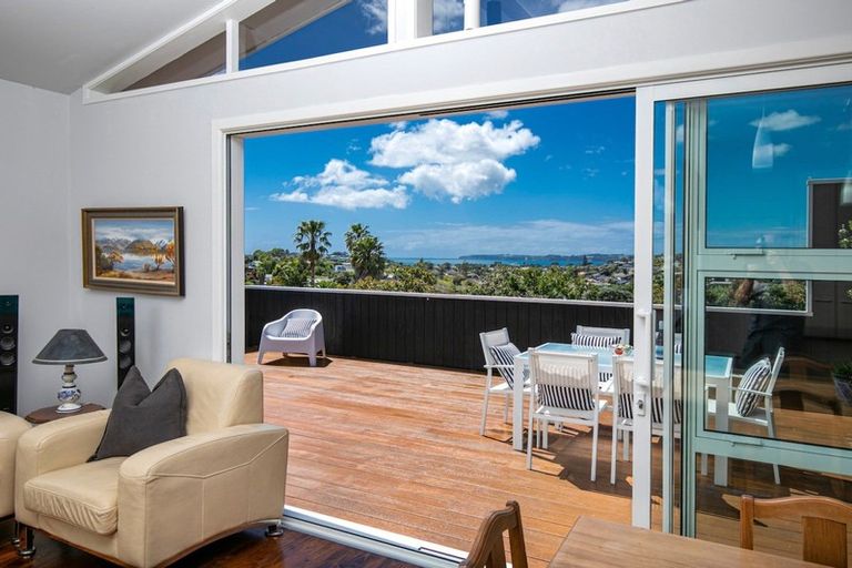 Photo of property in 6 Fairway Avenue, Red Beach, 0932