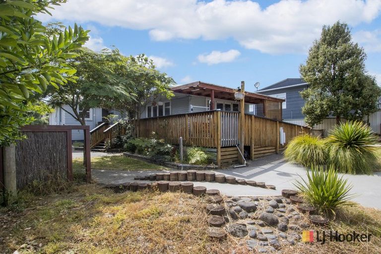 Photo of property in 44 Dillon Street, Waihi Beach, 3611
