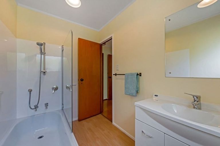 Photo of property in 906 Whangaparaoa Road, Manly, Whangaparaoa, 0930