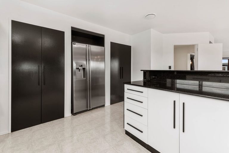 Photo of property in 37 Carter Drive, Pomare, Rotorua, 3015