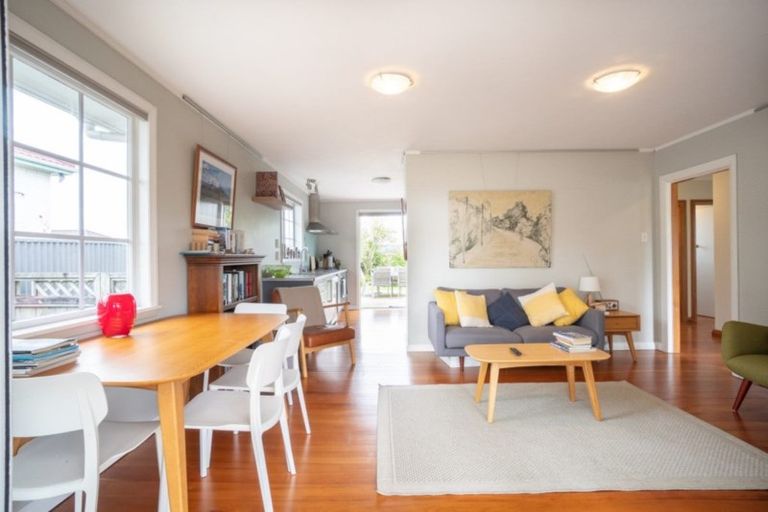Photo of property in 622 Featherston Street, Roslyn, Palmerston North, 4414