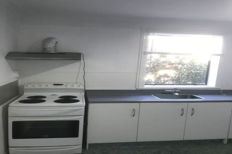 Photo of property in 10a Henry Street, Kilbirnie, Wellington, 6022