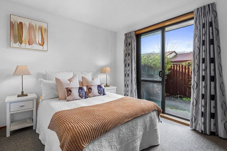 Photo of property in 2/7 Torvill And Dean Lane, Cashmere, Christchurch, 8022