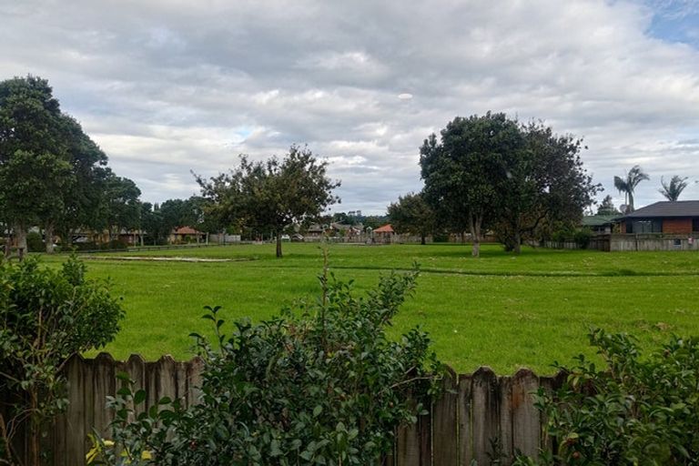 Photo of property in 8 Quartley Place, Huntington Park, Auckland, 2013