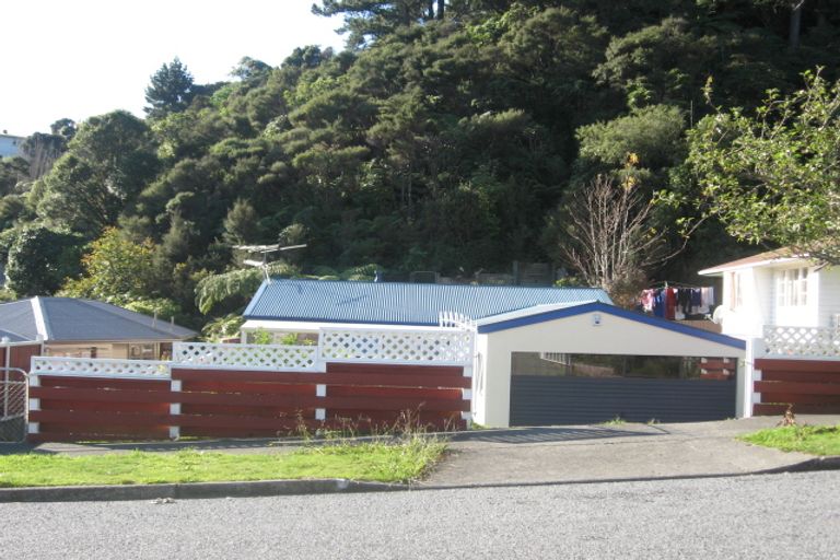 Photo of property in 13 James Grove, Stokes Valley, Lower Hutt, 5019