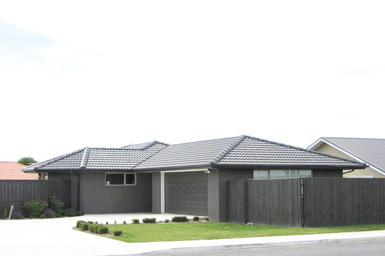 Photo of property in 8 West Belt, Rangiora, 7400