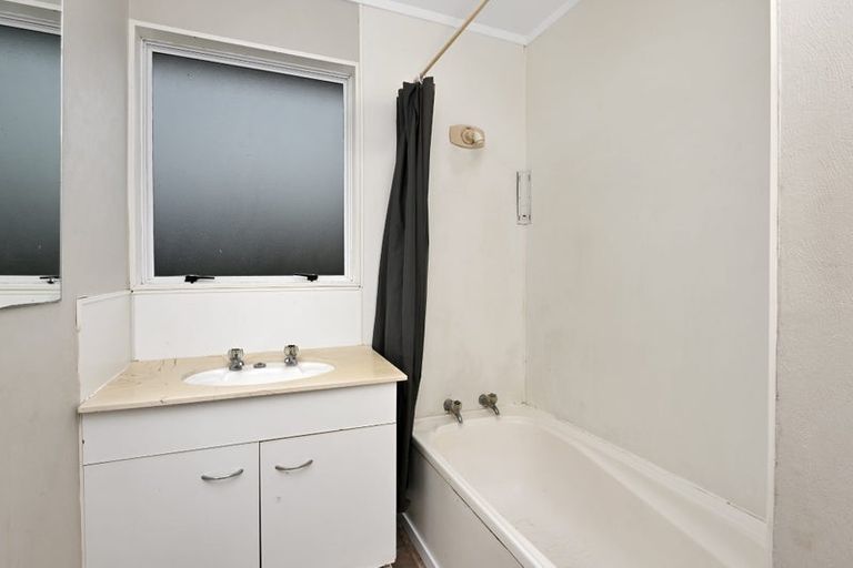 Photo of property in 305 Cameron Avenue, Te Awamutu, 3800