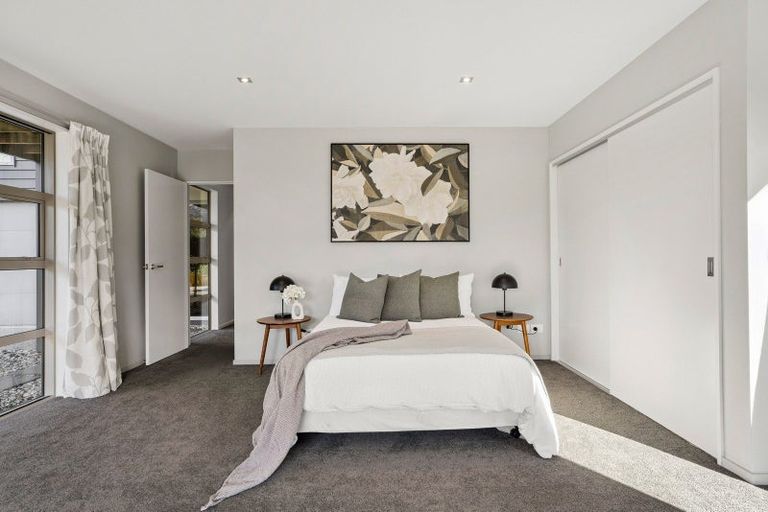 Photo of property in 73 Oregon Drive, Kelvin Heights, Queenstown, 9300