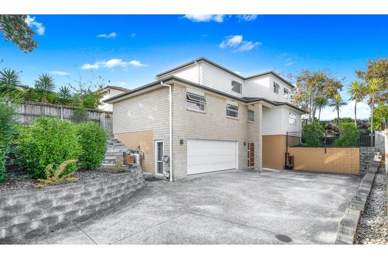 Photo of property in 3 Bangla Place, Massey, Auckland, 0614