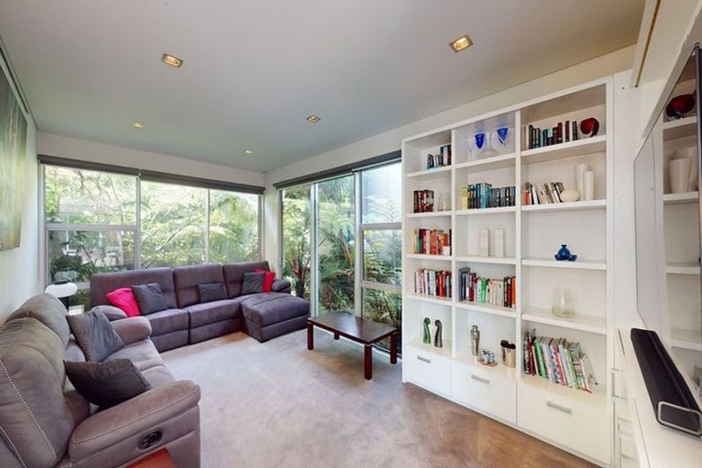 Photo of property in 94b Khandallah Road, Khandallah, Wellington, 6035