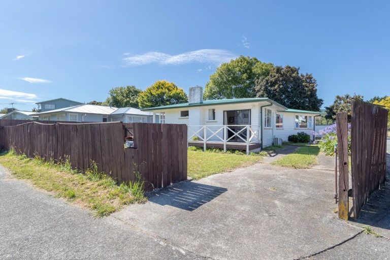 Photo of property in 4 California Drive, Totara Park, Upper Hutt, 5018