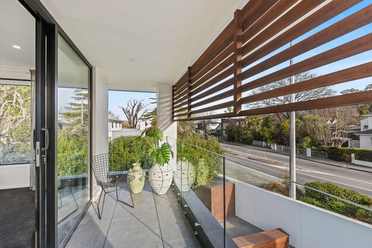 Photo of property in 62 Straven Road, Fendalton, Christchurch, 8014