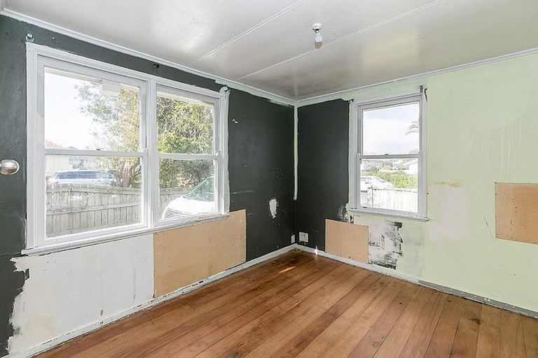 Photo of property in 33 Paul Crescent, Fairfield, Hamilton, 3214