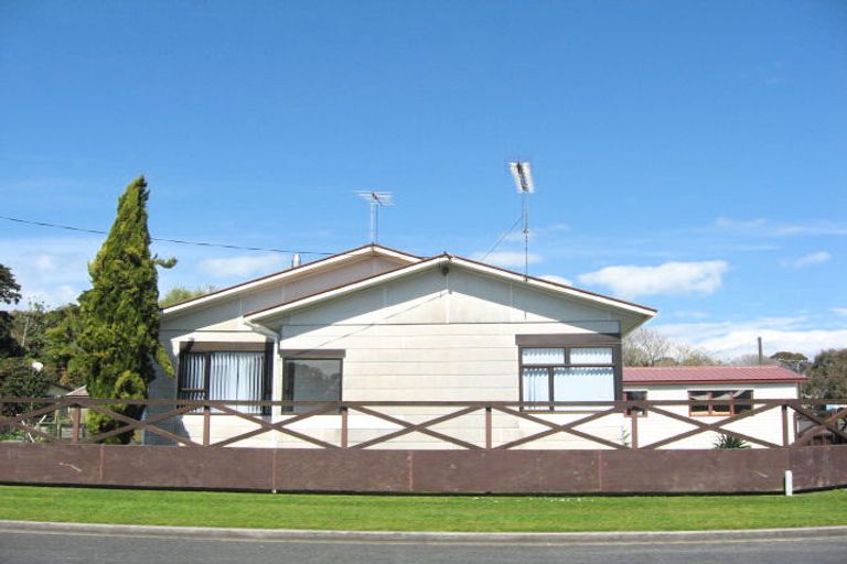 Photo of property in 1/10 Atiawa Street, Glen Avon, New Plymouth, 4312
