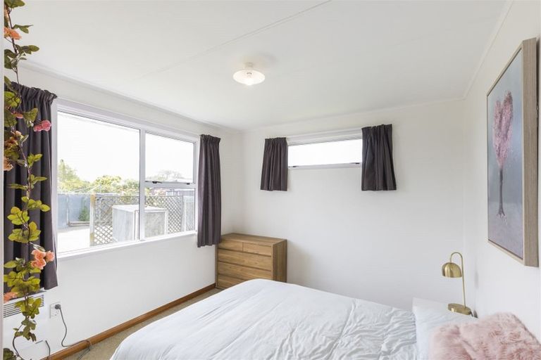 Photo of property in 4 Tingey Place, Awapuni, Palmerston North, 4412