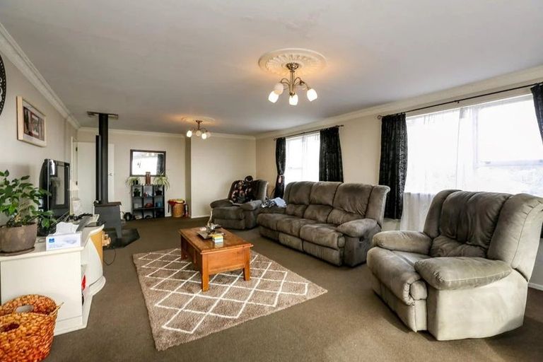 Photo of property in 59a Pioneer Road, Moturoa, New Plymouth, 4310