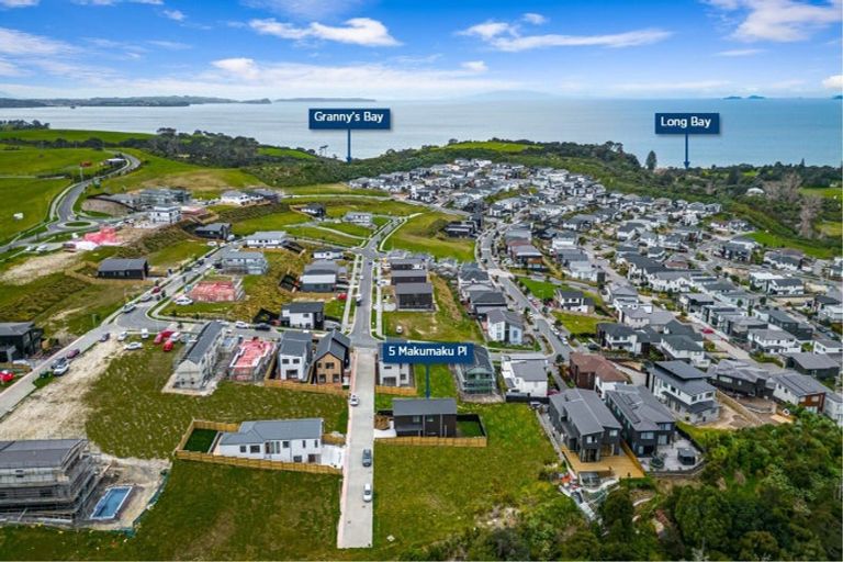Photo of property in 5 Makumaku Place, Long Bay, Auckland, 0630