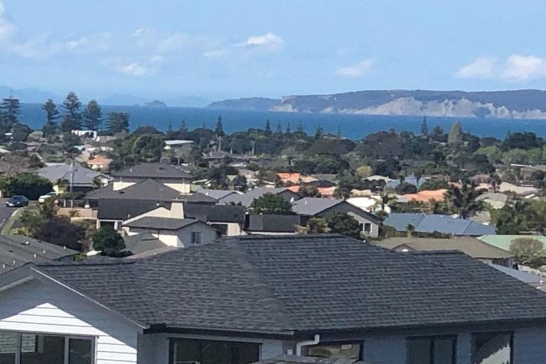 Photo of property in 9 Davey Crescent, Orewa, 0931