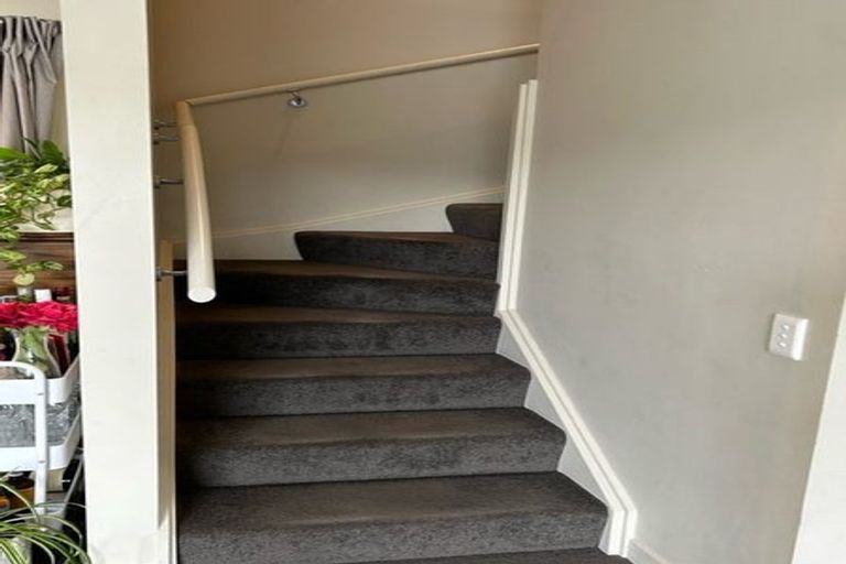 Photo of property in 30/31 Princess Terrace, Newtown, Wellington, 6021