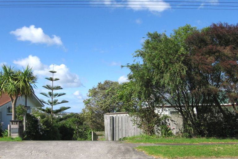 Photo of property in 2/87 Exmouth Road, Northcote, Auckland, 0627