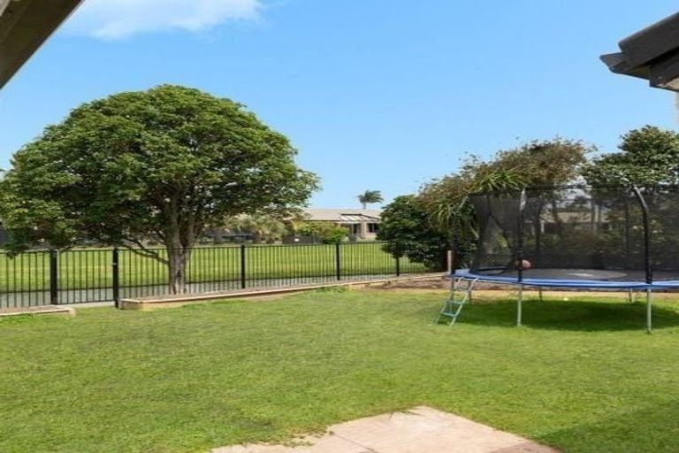 Photo of property in 98 Santa Monica Drive, Papamoa Beach, Papamoa, 3118