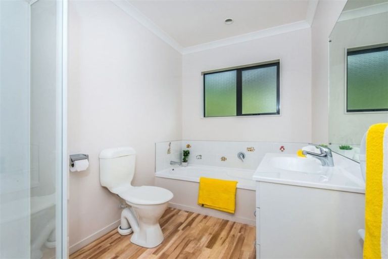 Photo of property in 69 Amesbury Drive, Churton Park, Wellington, 6037