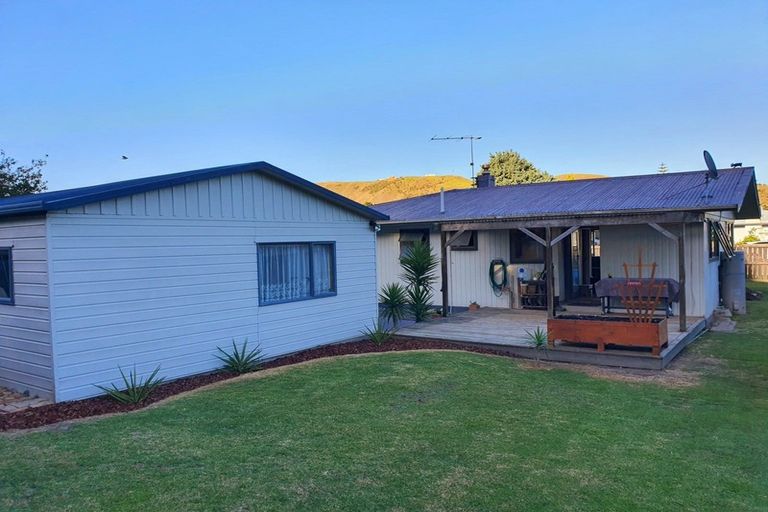 Photo of property in 28 Paraone Road, Tamarau, Gisborne, 4010
