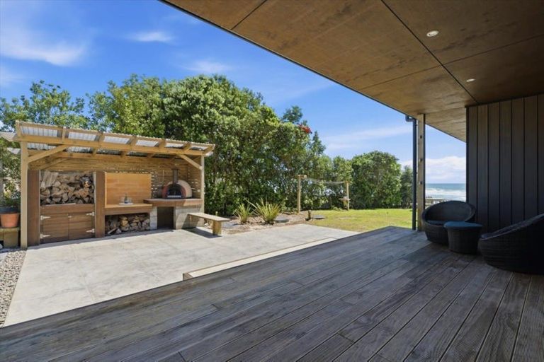 Photo of property in 211 Pukehina Parade, Pukehina, Te Puke, 3189