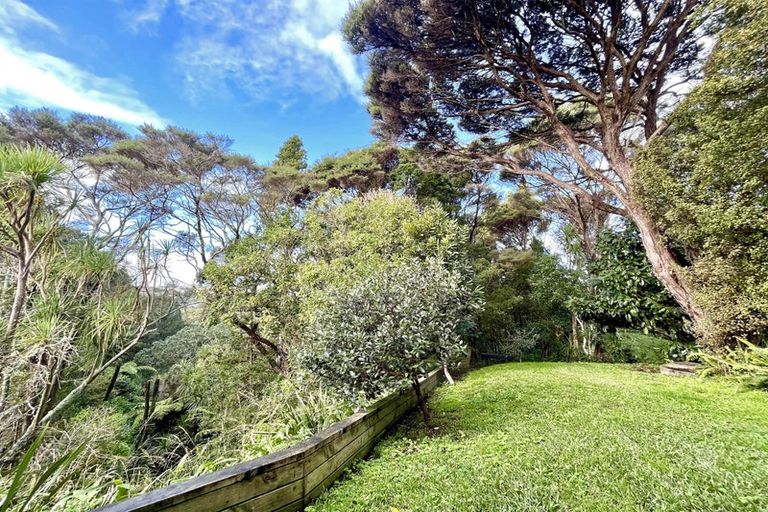 Photo of property in 1/85 Verran Road, Birkenhead, Auckland, 0626