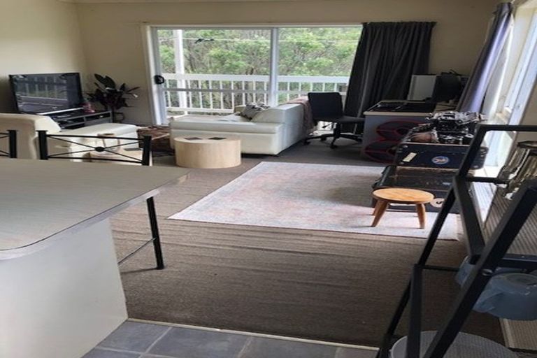 Photo of property in 15a Rakeiora Grove, Korokoro, Lower Hutt, 5012