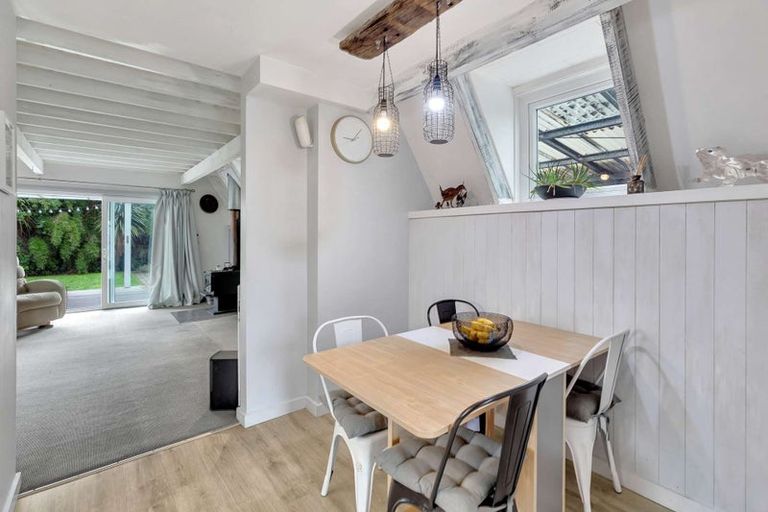 Photo of property in 12 Mckenzie Place, Waikuku Beach, 7402