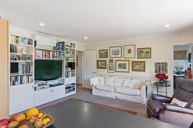 Photo of property in 10 Barrett Drive, Waikanae Beach, Waikanae, 5036