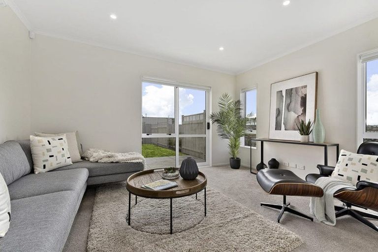 Photo of property in 7 Pepene Avenue, Takanini, 2112