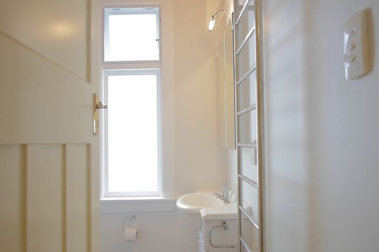 Photo of property in 76 Victoria Avenue, Palmerston North, 4410