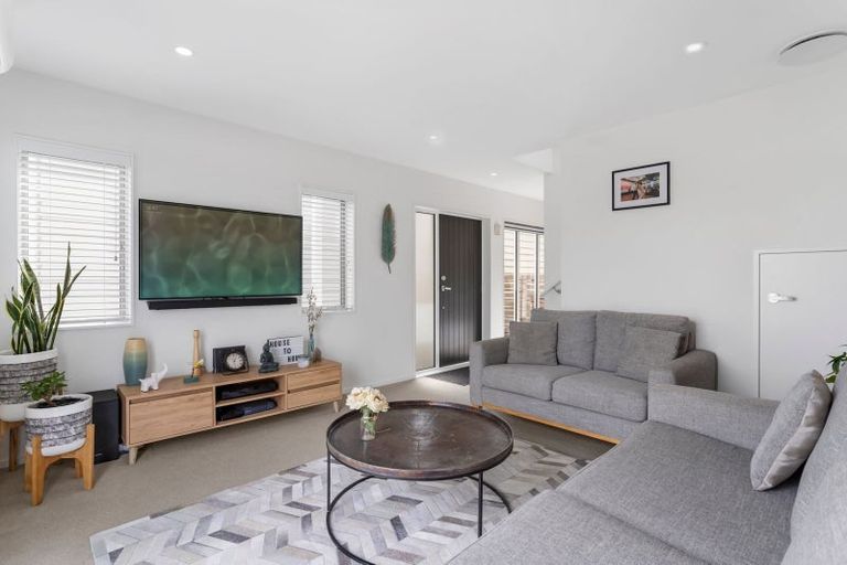 Photo of property in 57 Divide Loop, Takanini, 2112