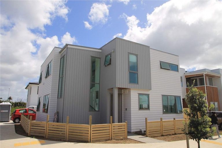 Photo of property in 20 Lockheed Street, Hobsonville, Auckland, 0618