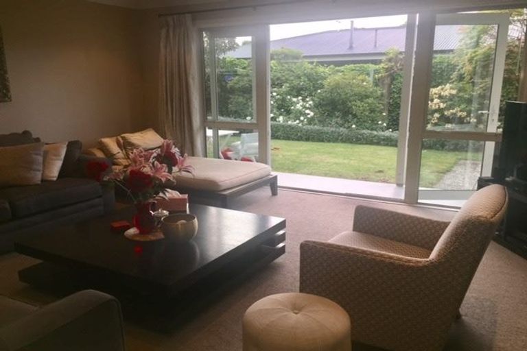 Photo of property in 2/30 Woodford Terrace, Ilam, Christchurch, 8053