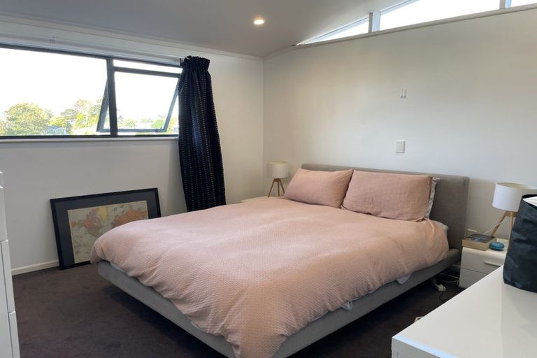 Photo of property in 67 Totara Road, Te Atatu Peninsula, Auckland, 0610