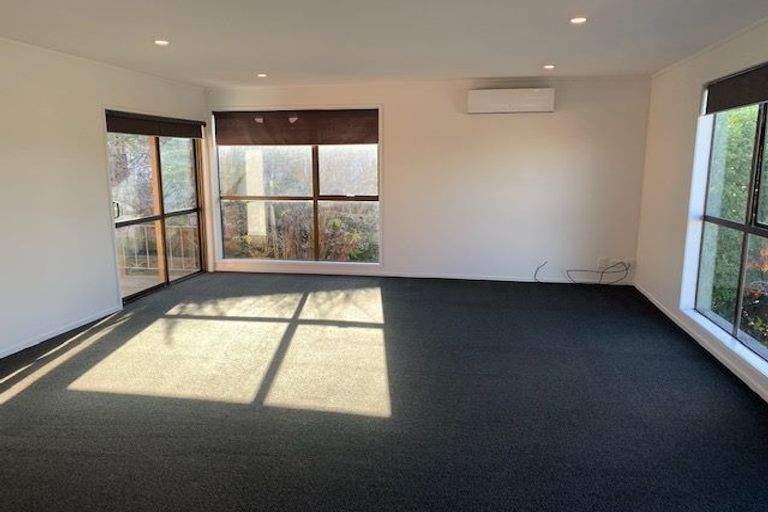 Photo of property in 13 Lendenfeld Drive, Papatoetoe, Auckland, 2025