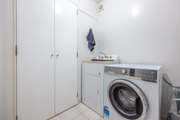 Photo of property in 2/33-35 Teal Crescent, Beach Haven, Auckland, 0626