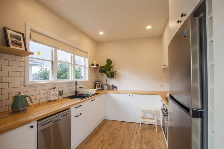 Photo of property in 15 Leveson Street, Strathmore Park, Wellington, 6022