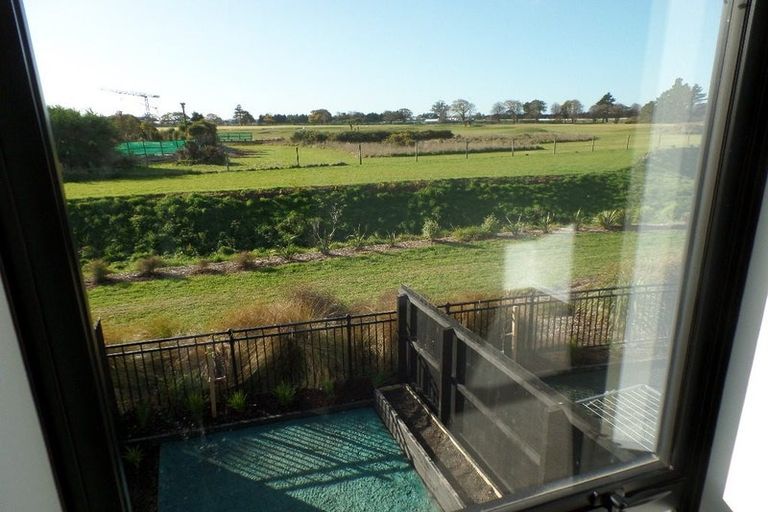 Photo of property in 12 Piripiri Place, Broomfield, Christchurch, 8042