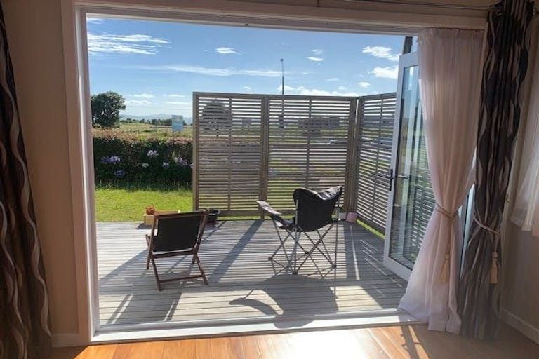 Photo of property in 7 Tatau Way, Te Atatu Peninsula, Auckland, 0610
