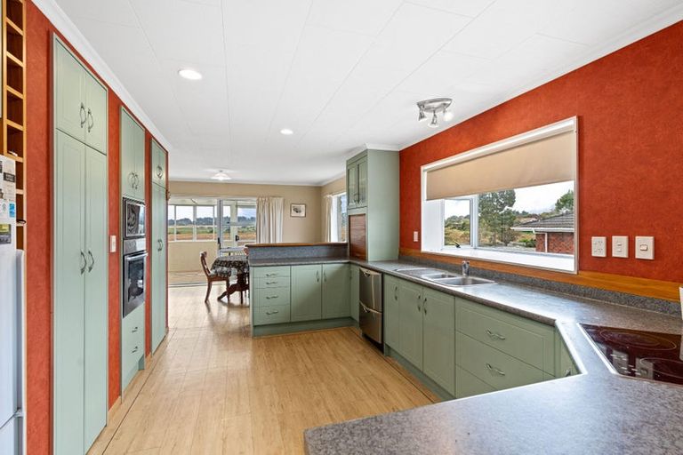 Photo of property in 62 Kawiu Road, Levin, 5510