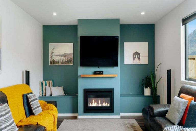 Photo of property in 20 Fallow Street, Jacks Point, 9371