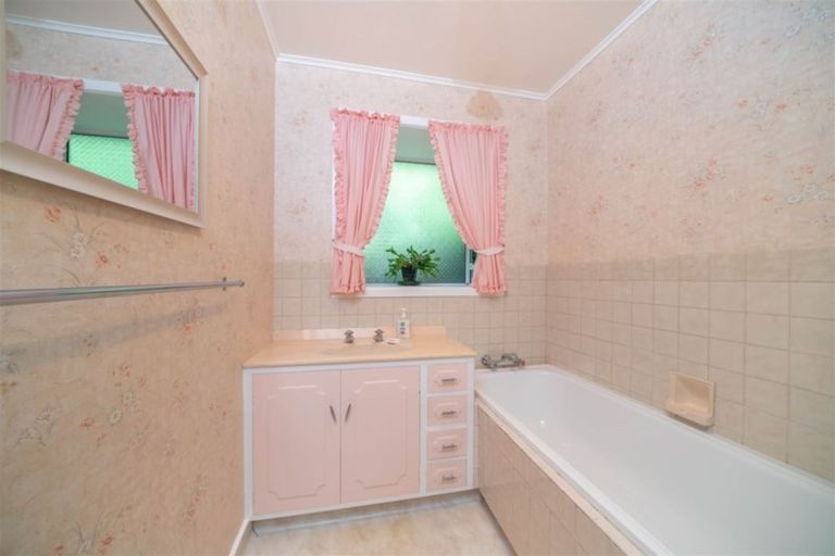 Photo of property in 27 Yardley Street, Avonhead, Christchurch, 8042