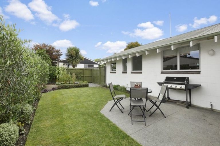 Photo of property in 1/23 Blighs Road, Strowan, Christchurch, 8052