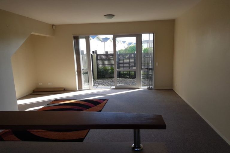 Photo of property in 2/29 Haven Drive, East Tamaki, Auckland, 2013
