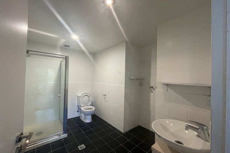 Photo of property in 7/222 Albany Highway, Schnapper Rock, Auckland, 0632