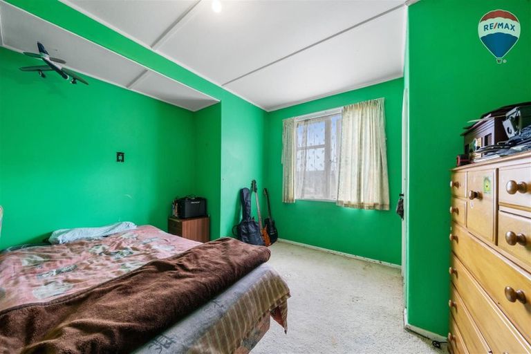 Photo of property in 37 Wilkie Crescent, Naenae, Lower Hutt, 5011